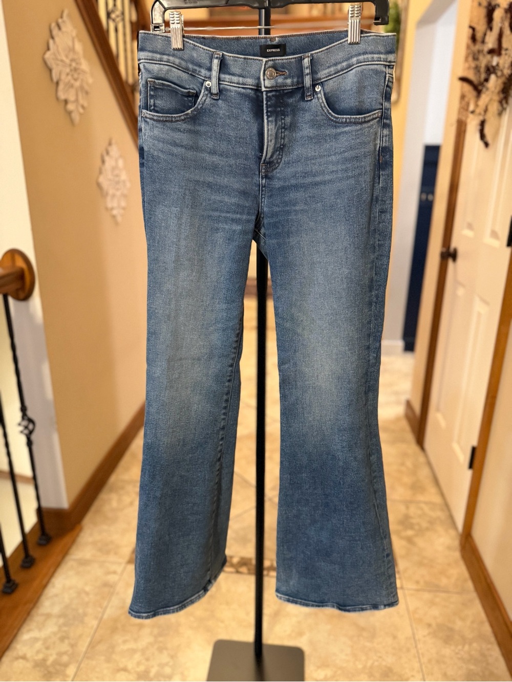 Express 70s Flare Jeans Mid Rise Hyper Stretch Size 8R Medium Wash